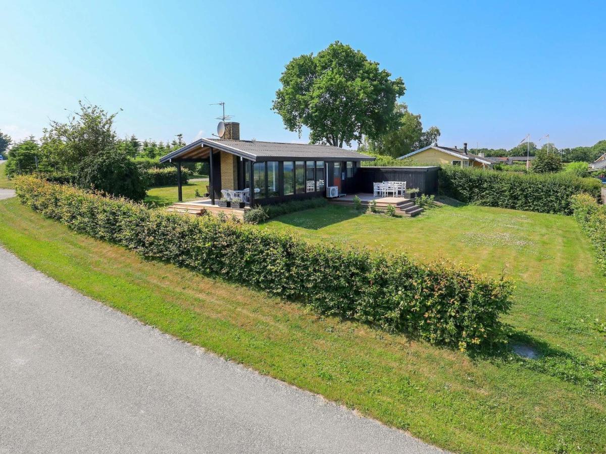 6 Person Holiday Home In Hesselager Kültér fotó
